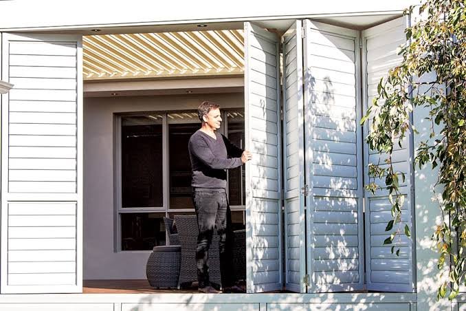 Louver door